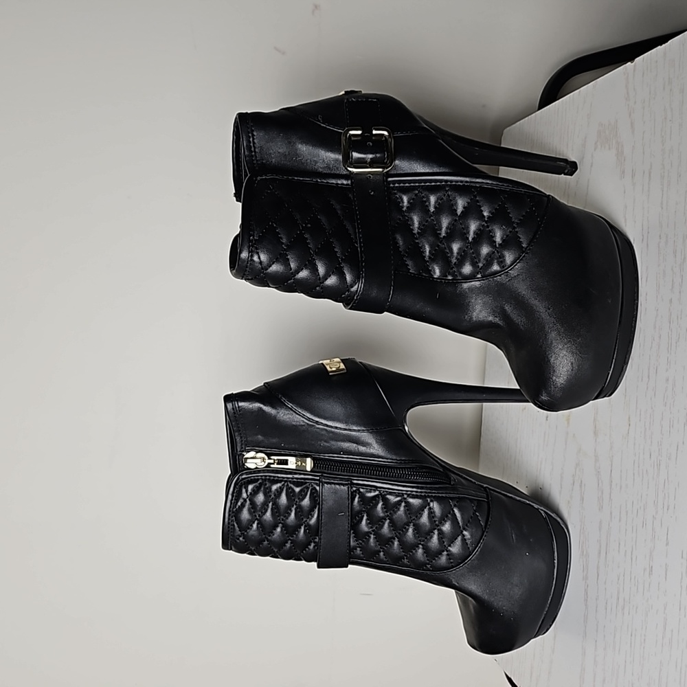 Bebe Booties (6)